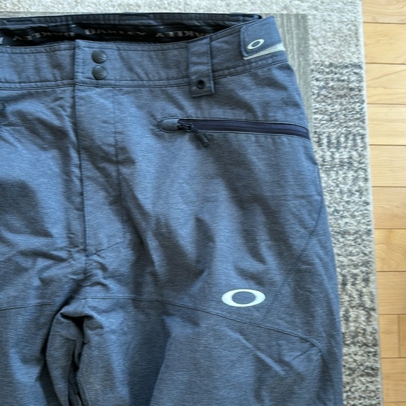 Oakley snowboard pants - Picture 2 of 8